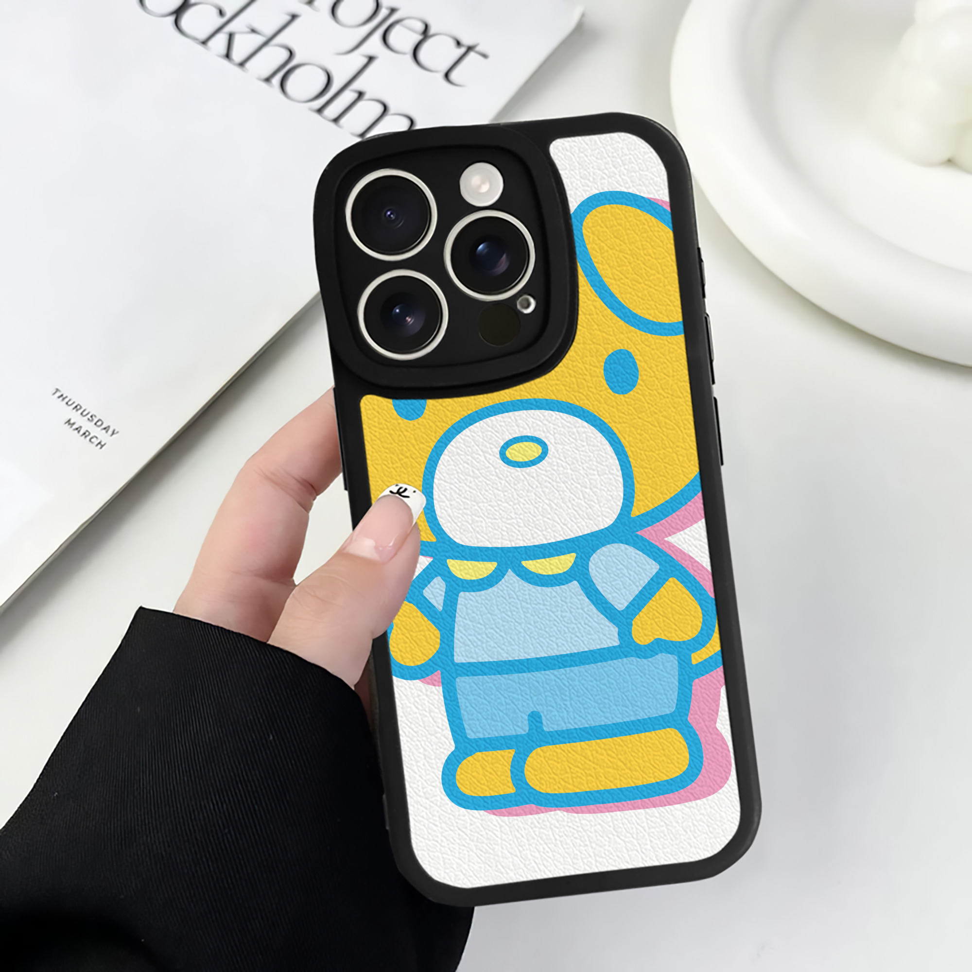 （画像用） Hello Kitty ハローキティ 【iPhone 16シリーズ対応】シリコンスマホケース（レザー調） 材質：シリコン